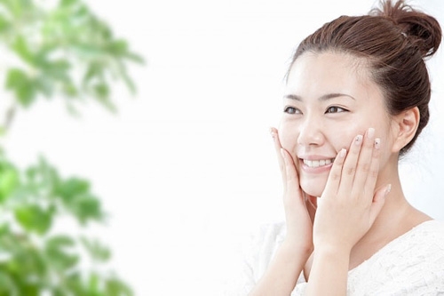 BÍ MẬT LÀN DA TRONG MƯỚT CỦA PHỤ NỮ HÀN QUỐC